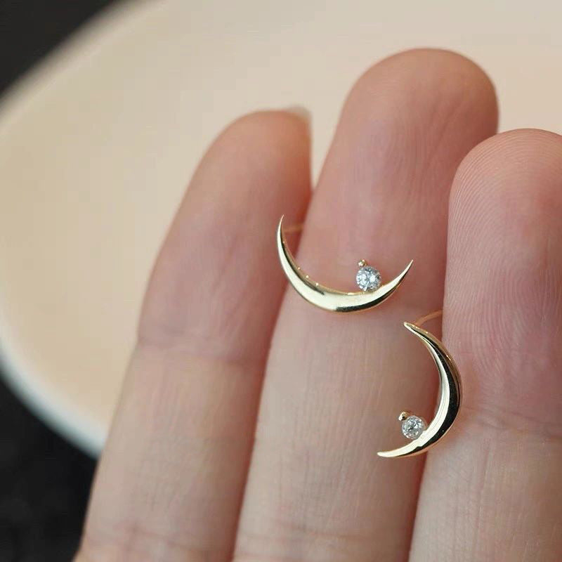 Women's Luxury Minority Design Zircon Crescent Everyday Earrings