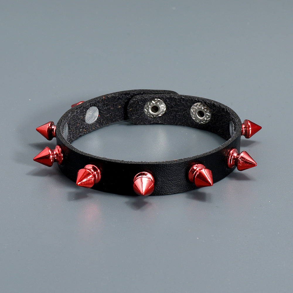 Herrenmode, beliebtes Ornament, einzigartige Armbänder im Punk-Stil