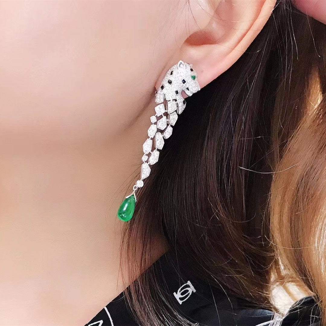 Retro Green Gem Diamond Three-dimensional Leopard Earrings