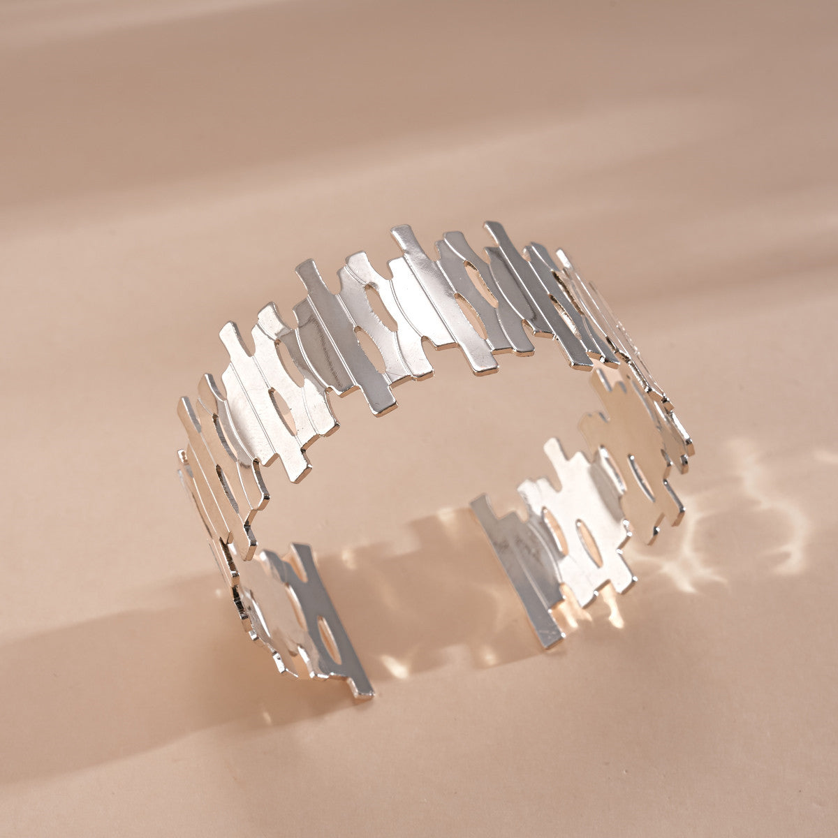 Women's Metal Pleated Flowers Openings Suit Niche Exaggerated Light Luxury Bracelet