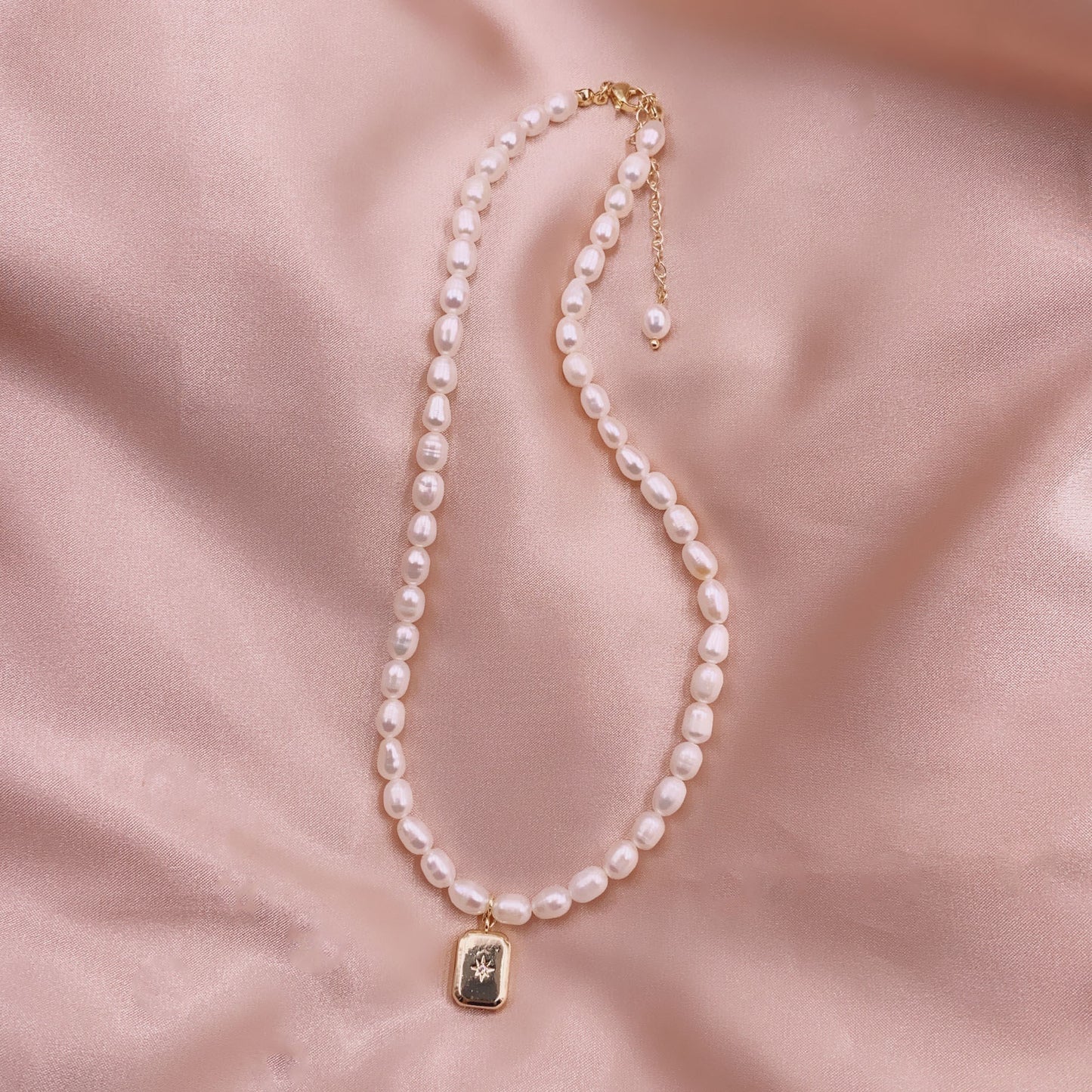 Women's Pearl French Retro Simple Graceful Elegant Necklace