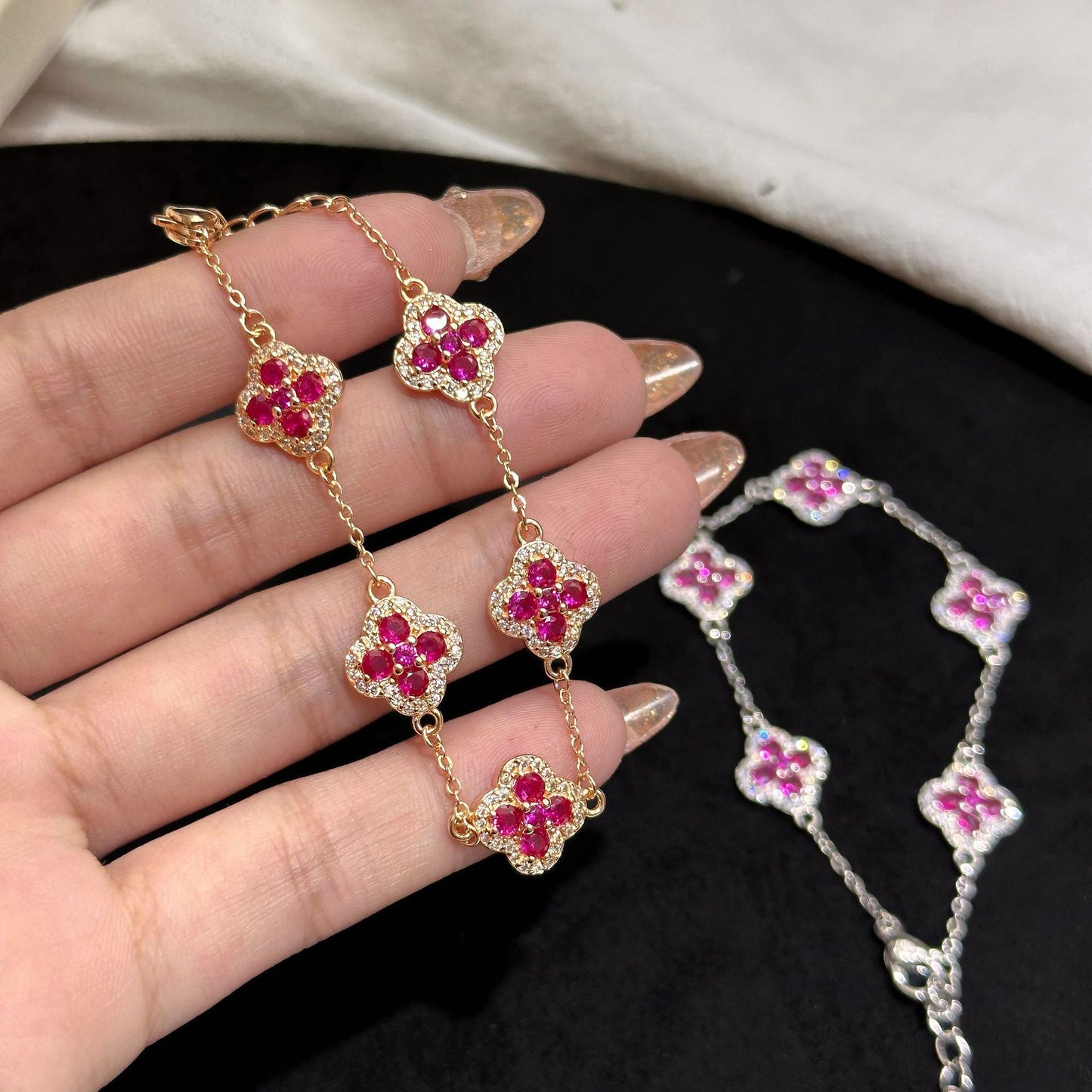Women's Four-leaf Flower Full Diamond Minority Exquisite Design Bracelet