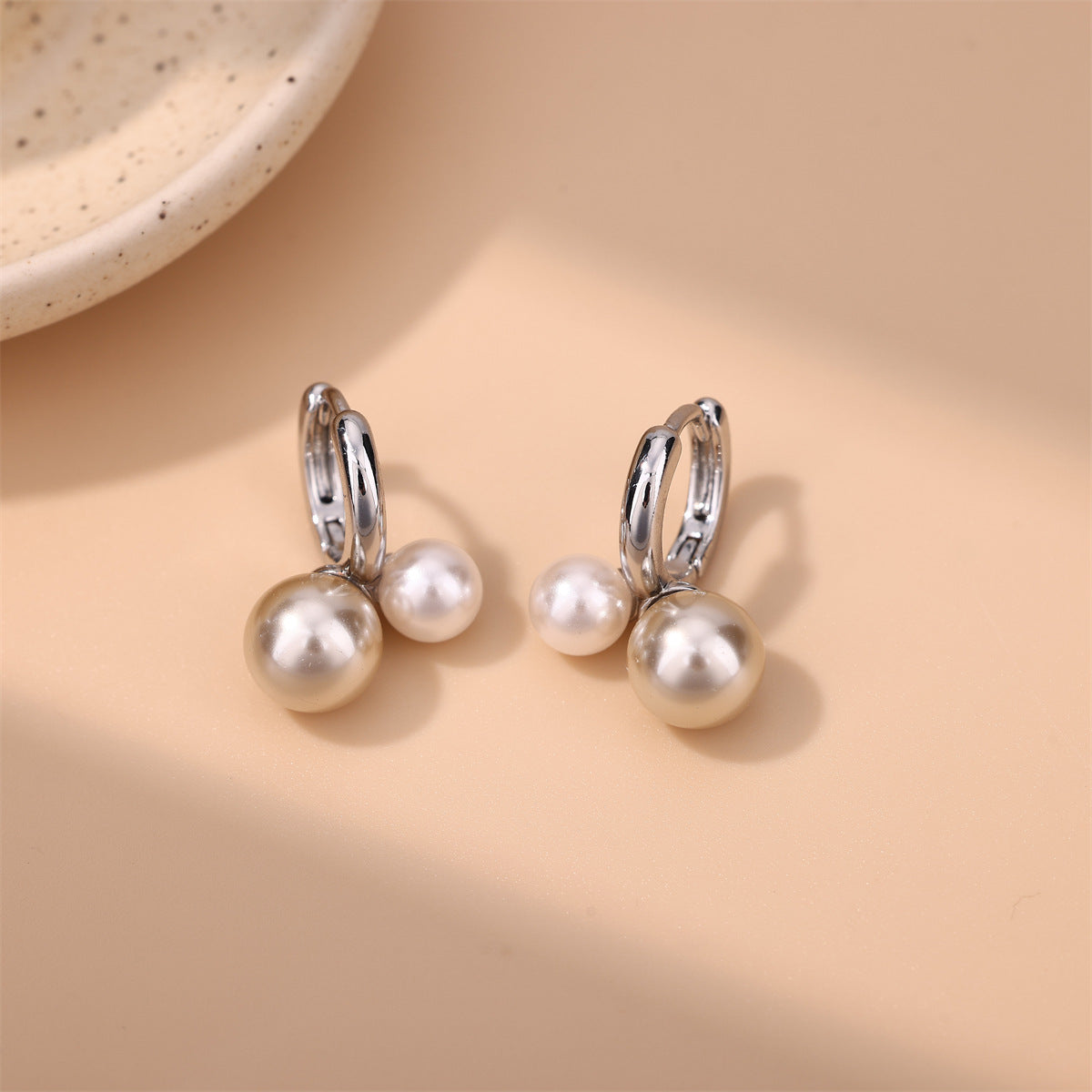 Pearl French Retro Clip Gentle Mocha Rings