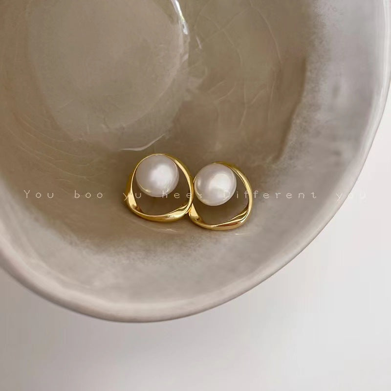 Women's Pearl French Minority High Sense Design Ear Light Earrings