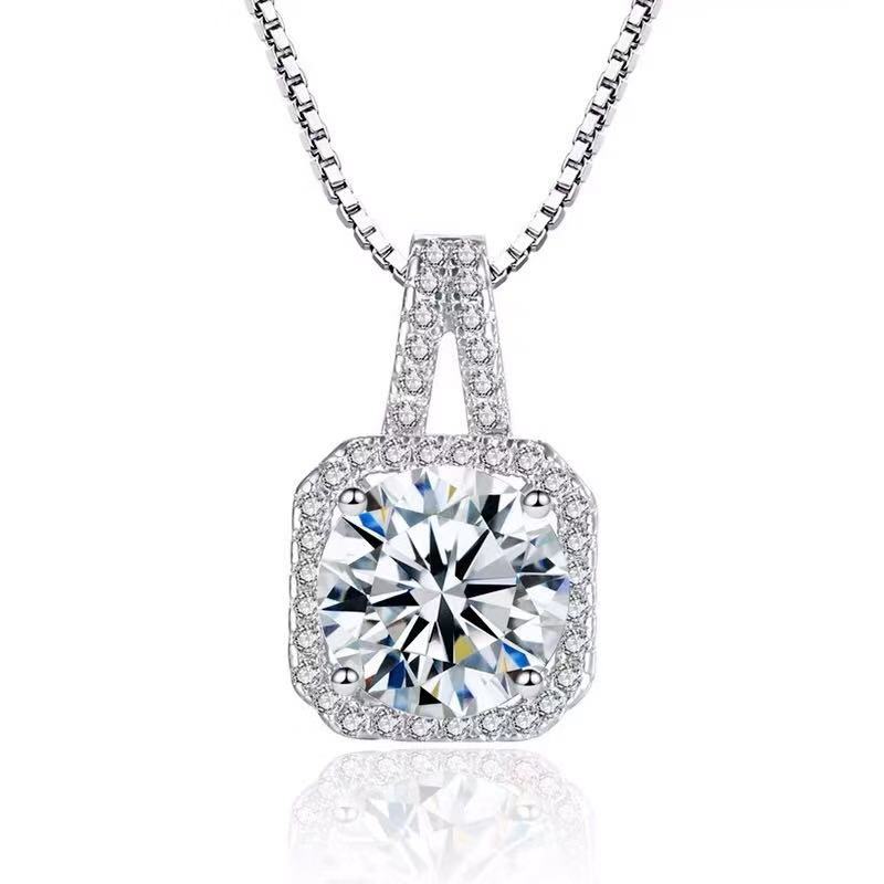 Women's Simple Elegant Zircon Square Diamond Pendant Minority Clavicle Chain Necklaces