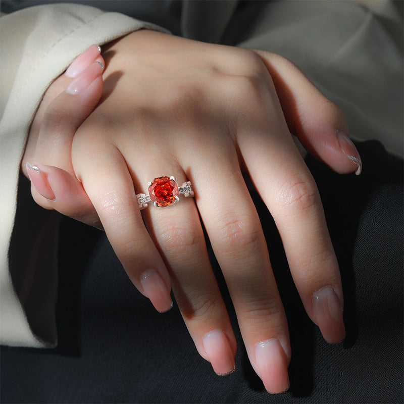 Rose Cut Inlaid Super Flash Fashion Live Ring