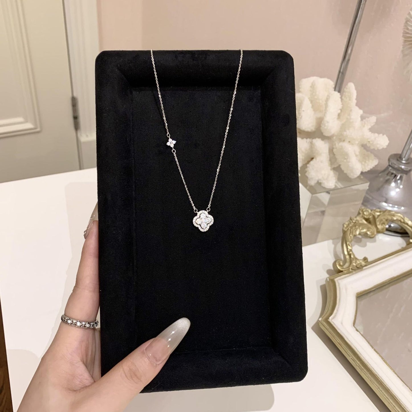 Women's Shining Clover For Light Luxury Minority High-grade Necklace