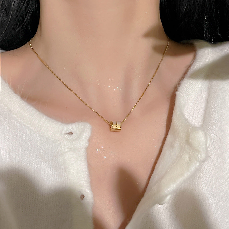 Women's Rain Small Waist Imitation Fritillary Affordable Luxury Fashion Niche Design Necklaces