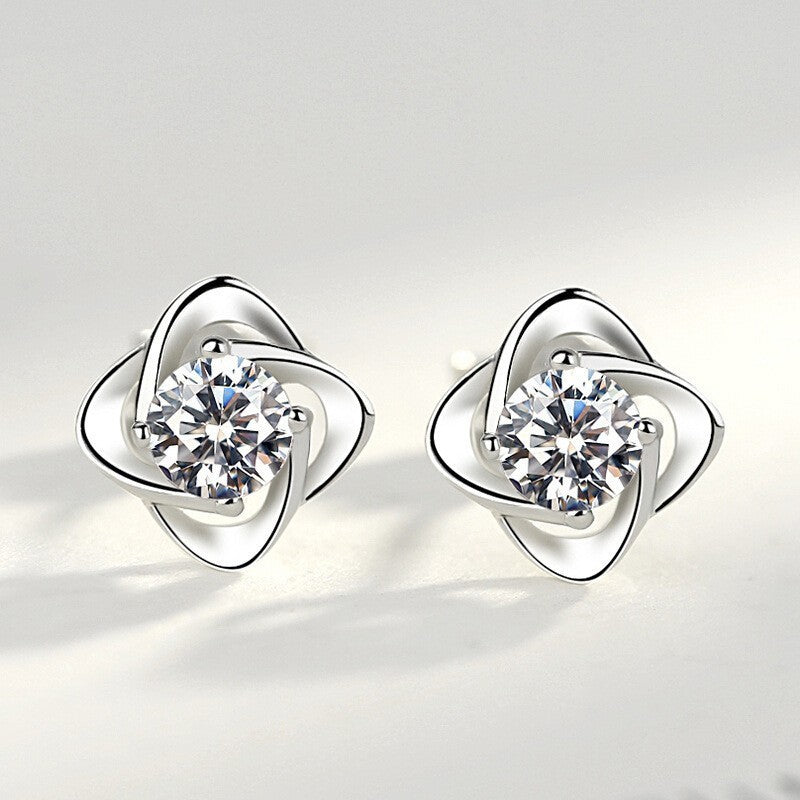 Women's Korean Style Sier Plated Lucky Four-leaf Clover For Simple Rhinestone Stud Earrings