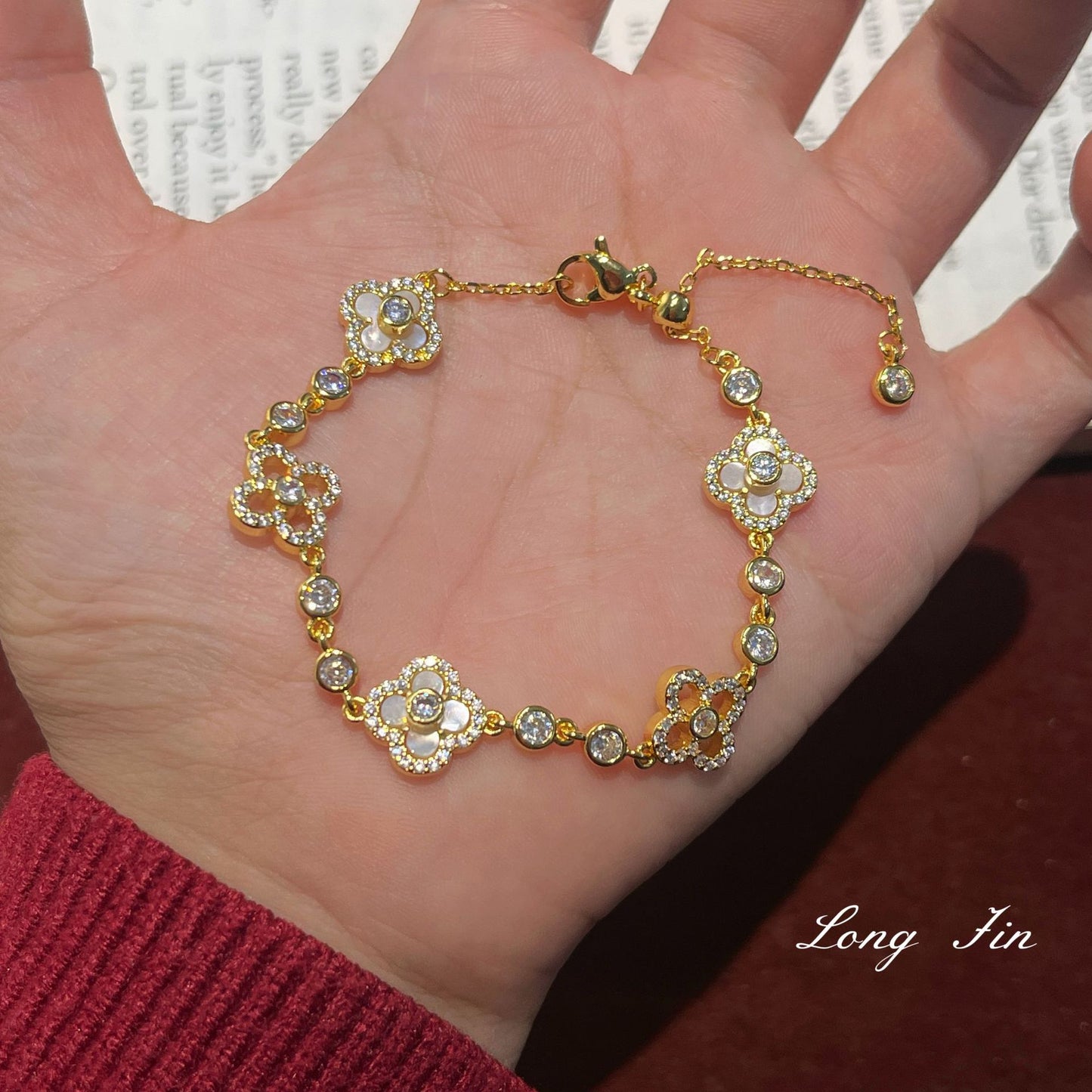 French Retro Tiger Eye White Shell Hollow Zircon Red Four-leaf Bracelets