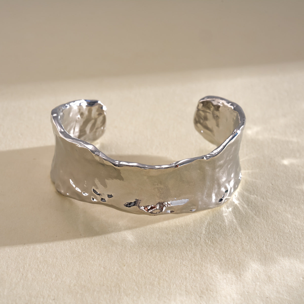 Women's Metal Pleated Flowers Openings Suit Niche Exaggerated Light Luxury Bracelet