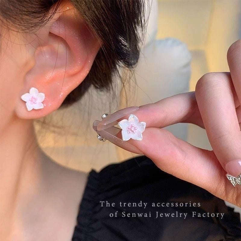 Camellia Fairy Butterfly Magnetic Female Gardenia Combination Ear Clip