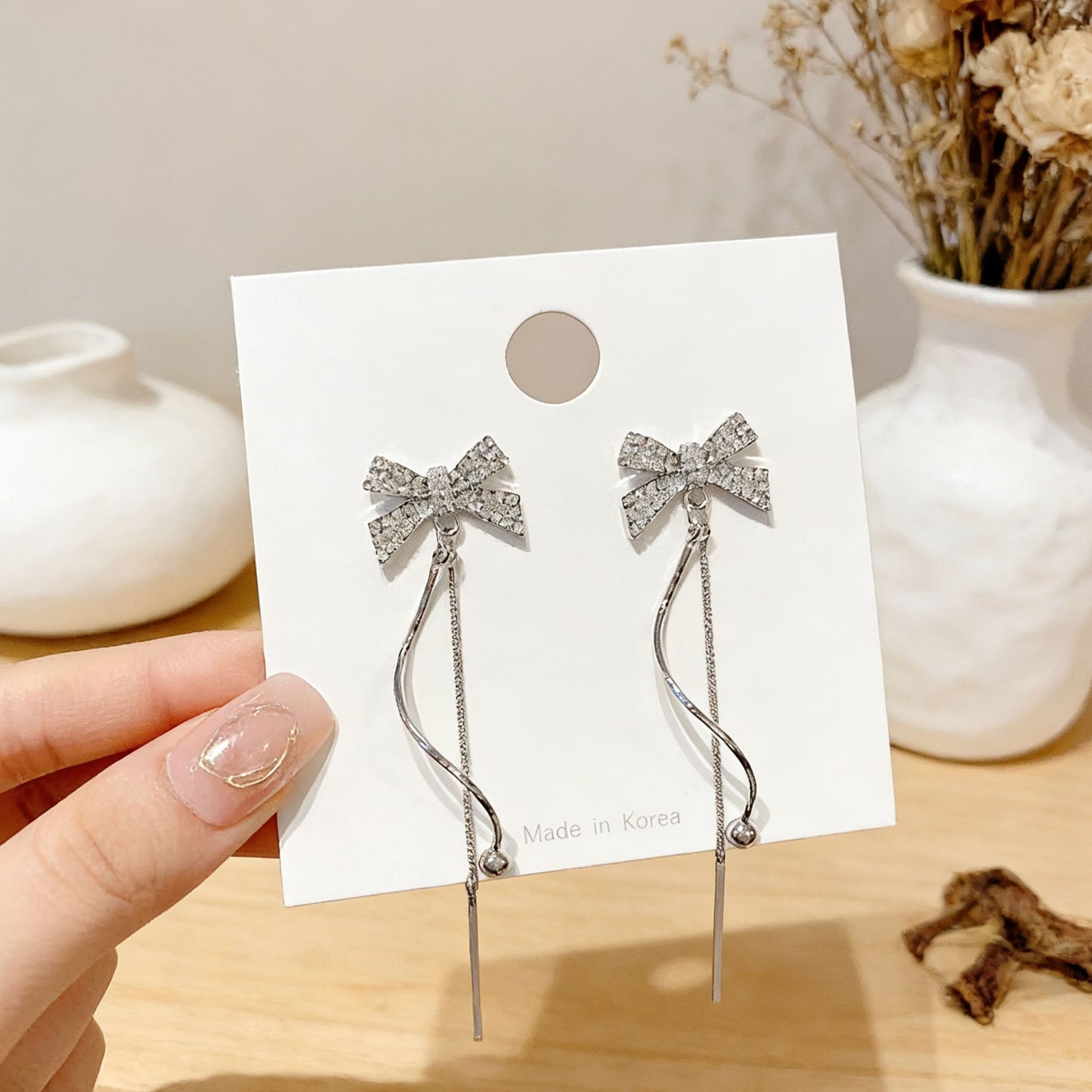 Women's Full Diamond Bow High-grade Design Fashionable Elegant Stud Earrings