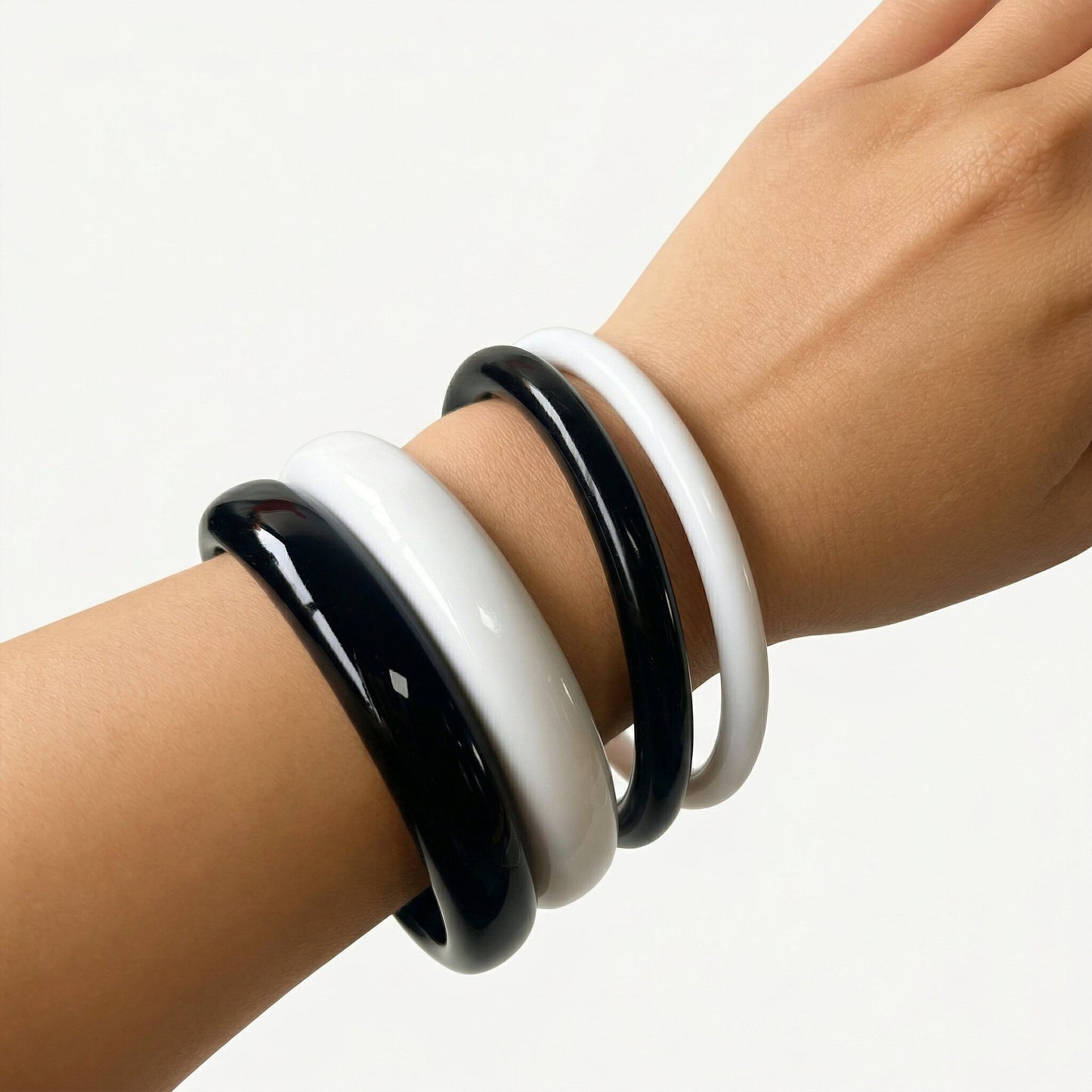 Women's Xi Black White Circle Resin Fashionable Simple Niche Temperament High-grade Bracelet