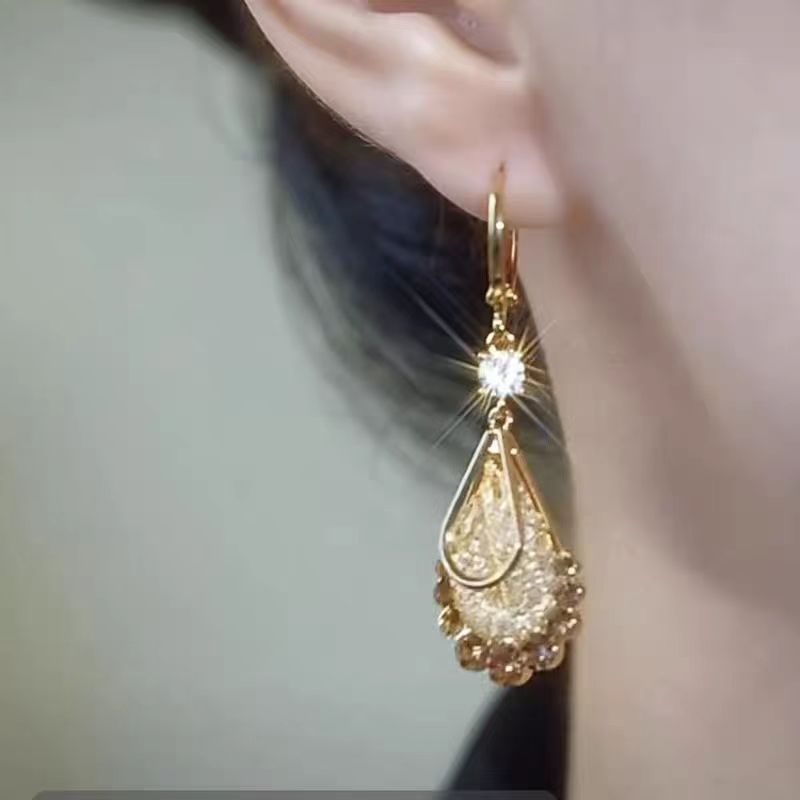 Women's Copper Alloy Synthetic Zircon Light Luxury Temperament Super Flash Water Earrings