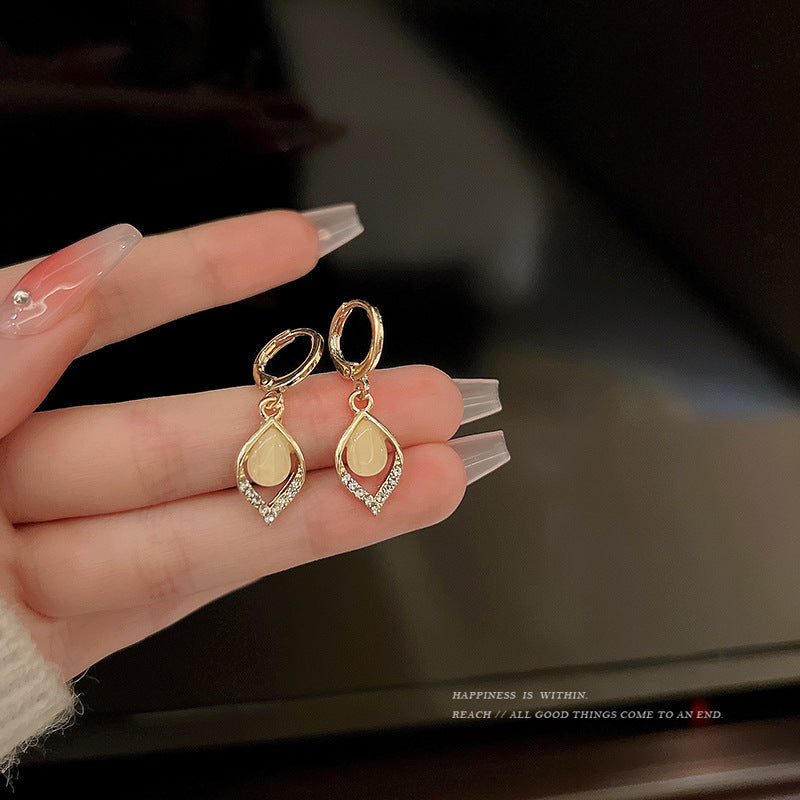 Women's Retro Chinese Style Opal Temperamental Minority Design Sense Ear Clip Earrings