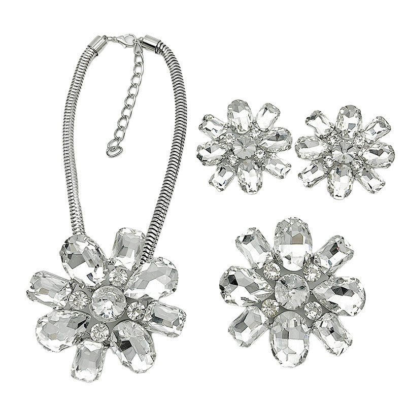 Retro Exaggerated Sier Large Crystal Flowers Necklaces