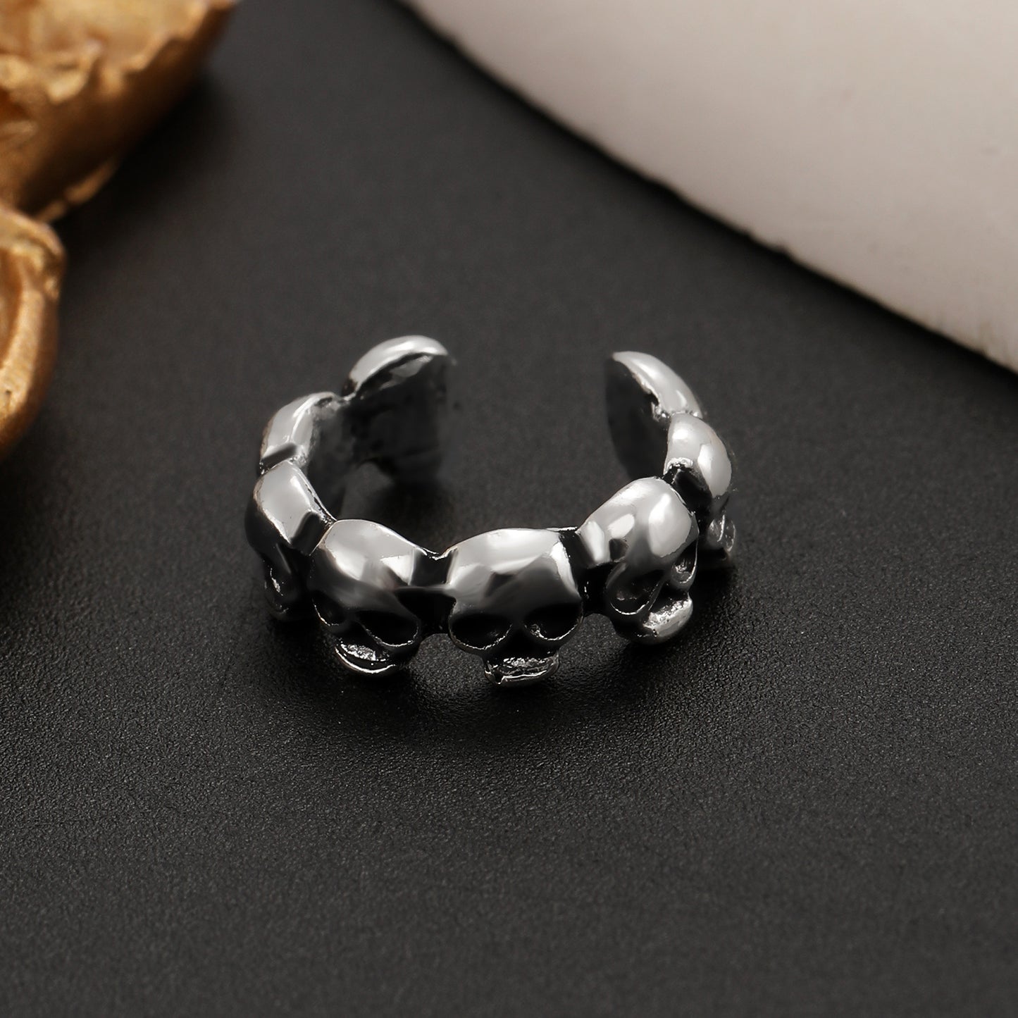 Fashion Unique Punk Style Skull Spine Ear Clip
