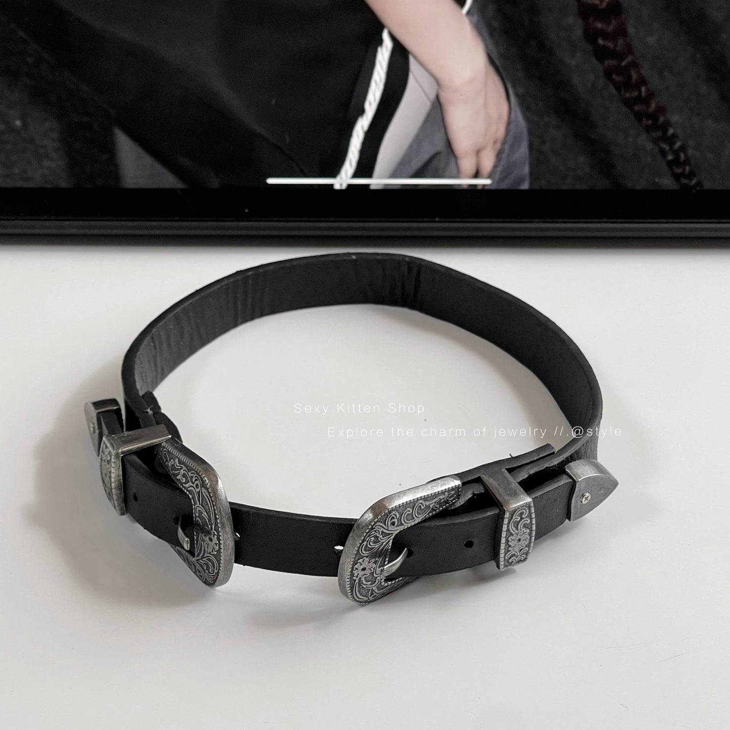 Men's Black Retro Punk Metal Leather Collar Niche High-grade Female Clavicle Necklace