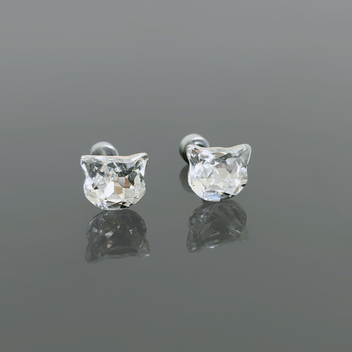 Cool Temperament Super Shiny Crystal Cat Head Titanium Steel Screw Stud Earrings