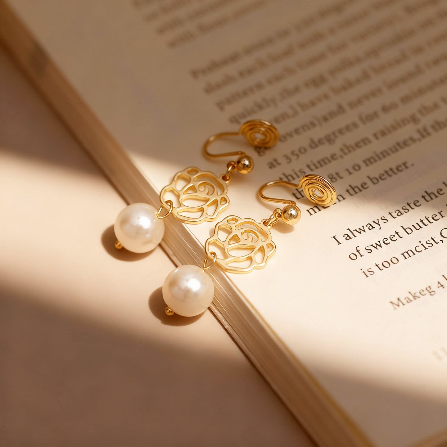 Vintage Pearl Palace Style French Elegant Ear Clip