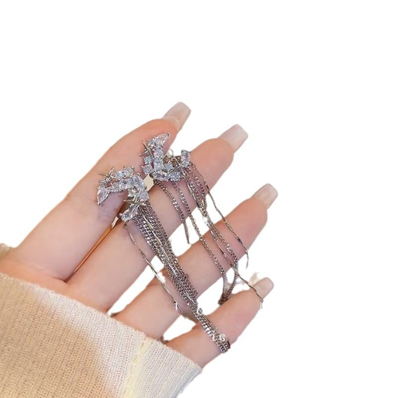 Women's Moon Light Luxury Tassel Elegant Long Cold Ear Clip