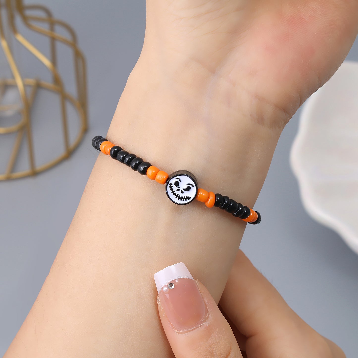 Farblich passende Halloween-Kürbis-Geistergesichts-Armbänder für Damen