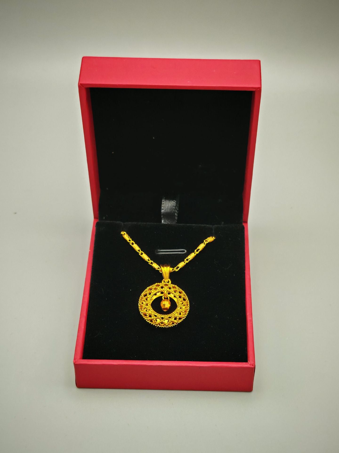Women's Peace Buckle Gold Light Luxury High-grade Hollow Clavicle Necklace