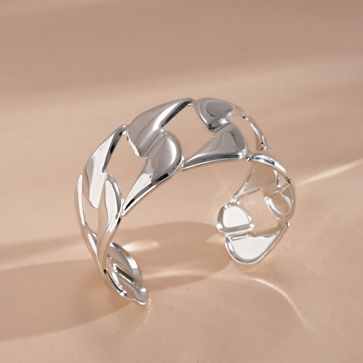 Women's Metal Pleated Flowers Openings Suit Niche Exaggerated Light Luxury Bracelet