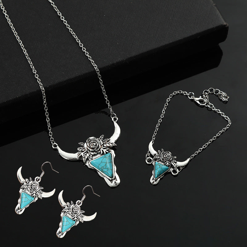 Western Retro Style Ox Head Turquoise Distressed Necklace