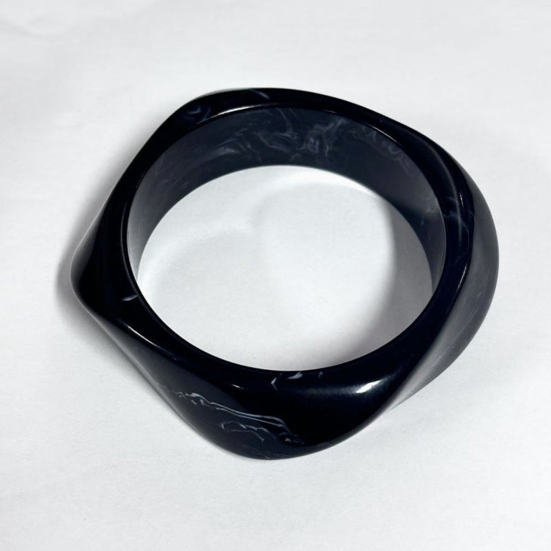 Women's Irregular Blooming Resin Curved Girlfriends Bracelet
