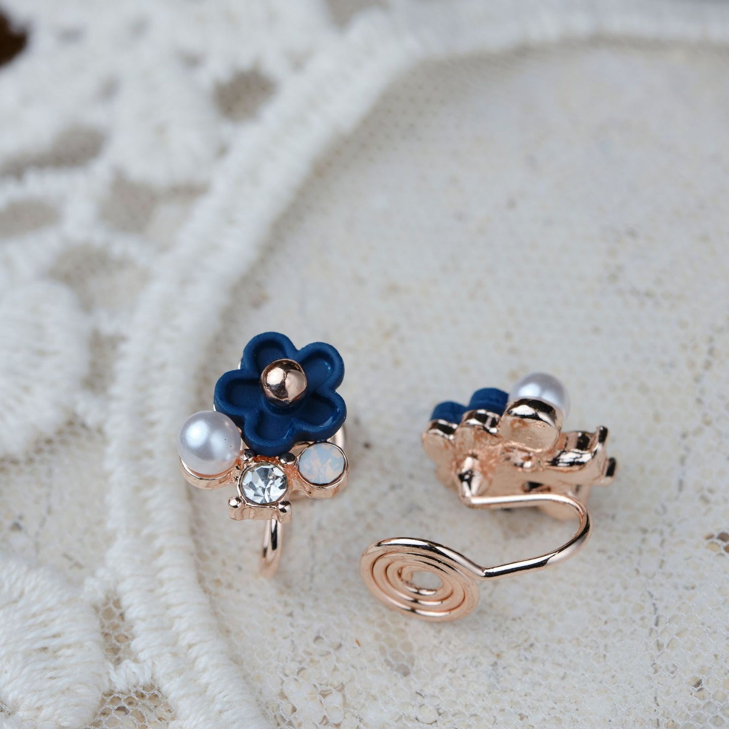 Niche High Sense French Style Design Klein Blue Pearl Flower Stud Earrings