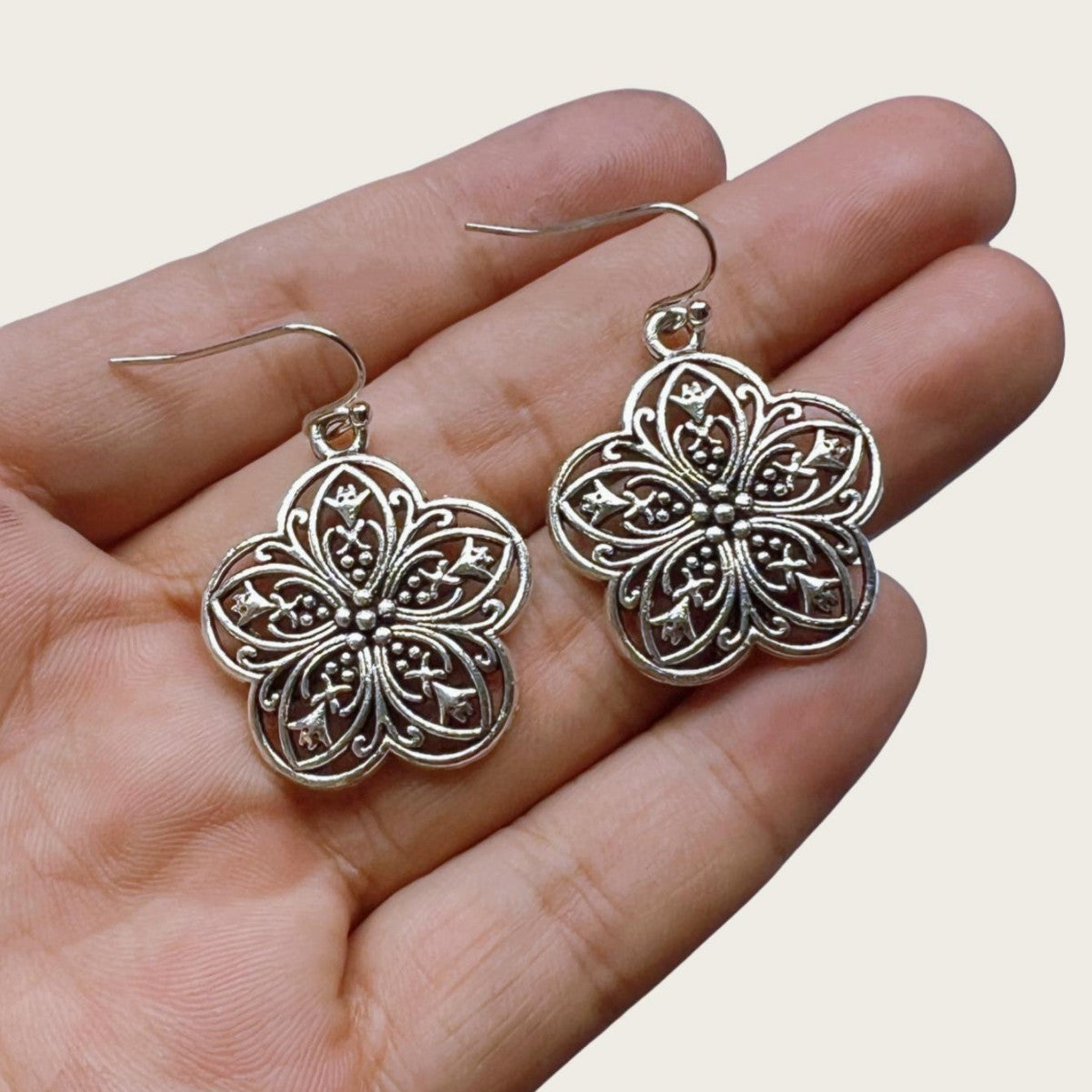 Bohemian Hollow Retro Antique Sier Flower Earrings