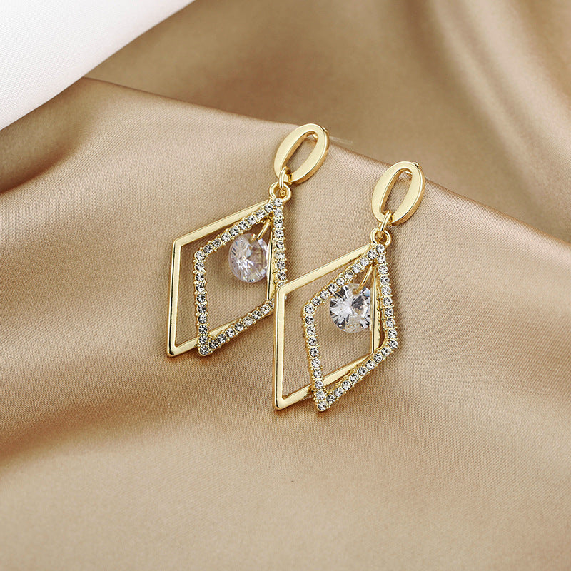 Sier Needle Flashing Collection Exquisite Full Earrings