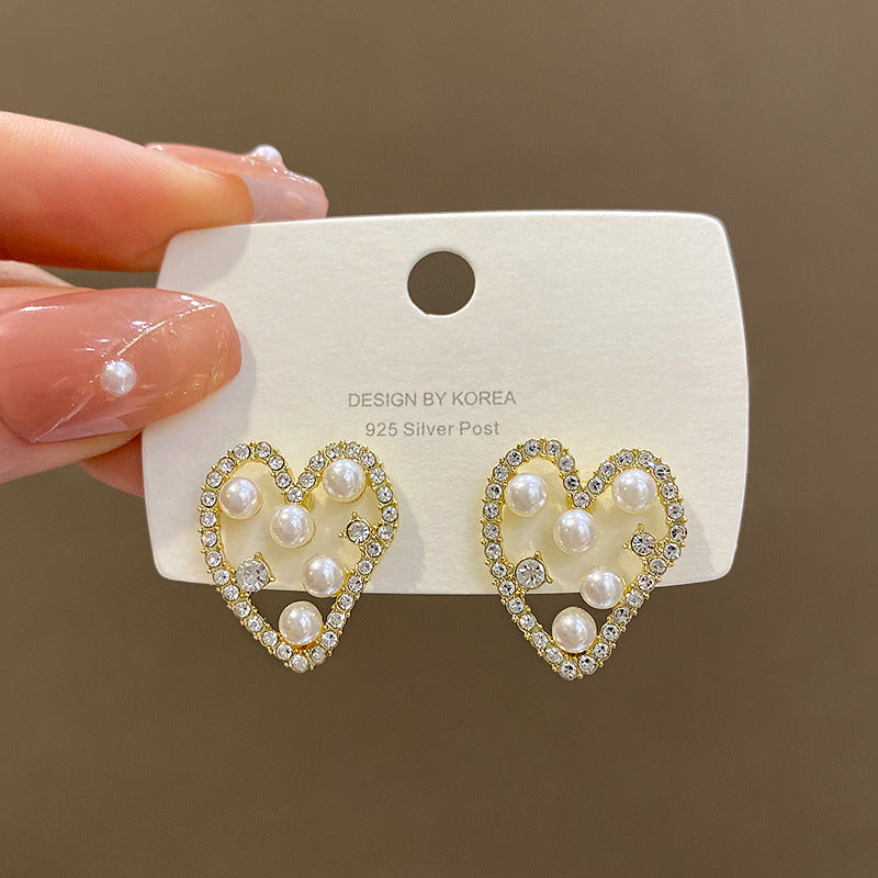 Jeweled Loving Heart Female Retro Simple Earrings