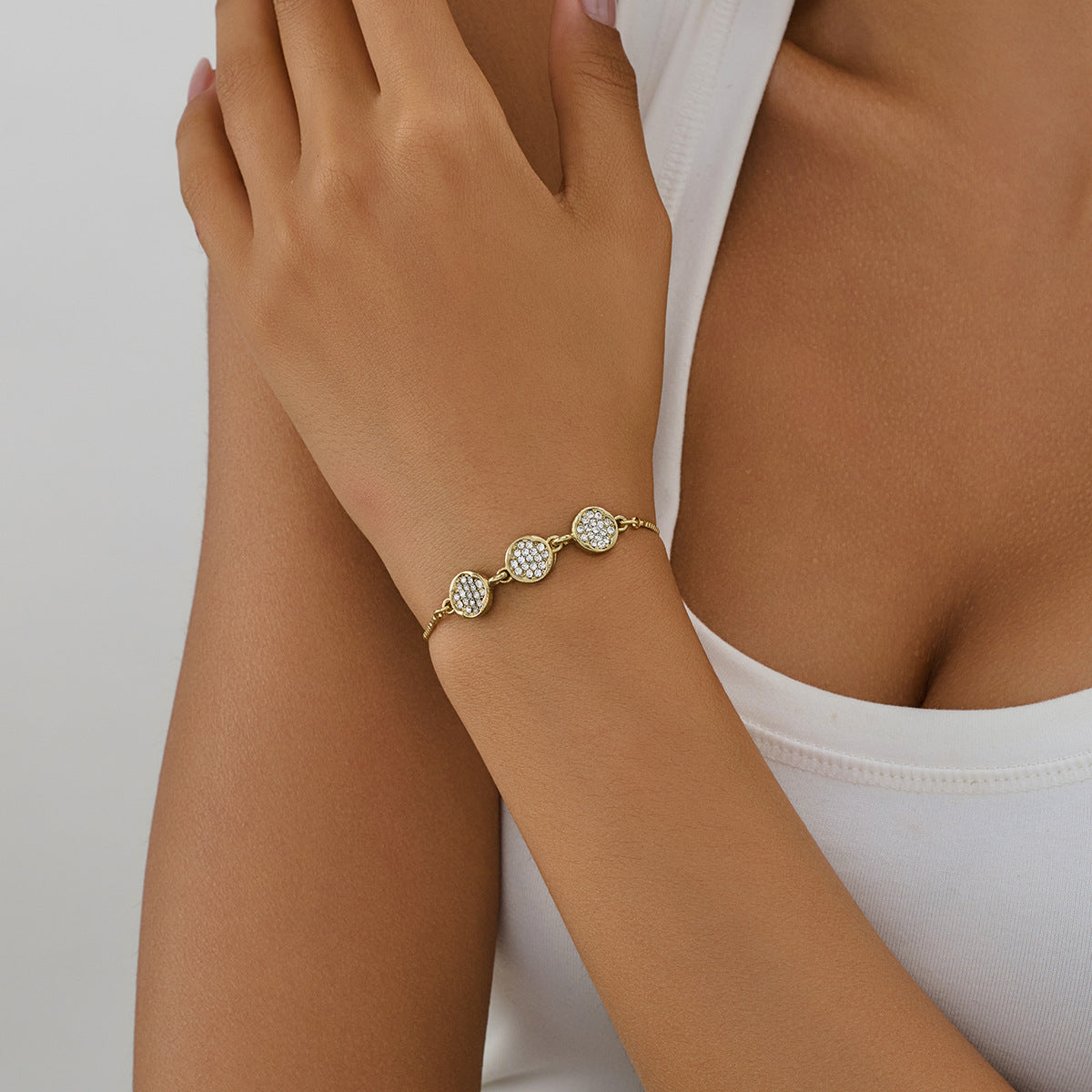 Women's Light Luxury Cold Style Metal Design Classic Vintage Bracelets