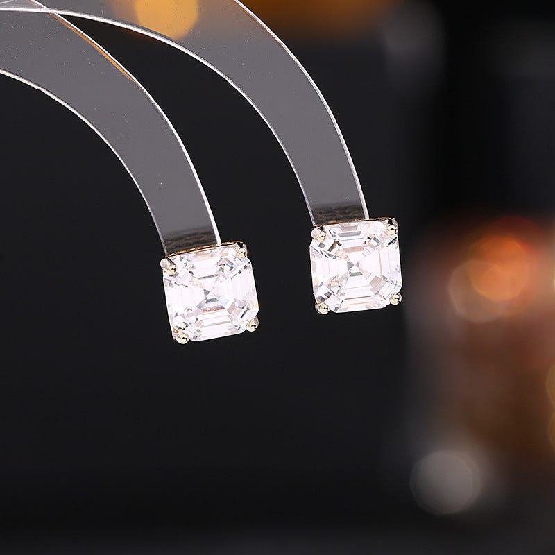Geometric Square Zircon Sier Pin Design Small Diamond Light Luxury Stud Earrings