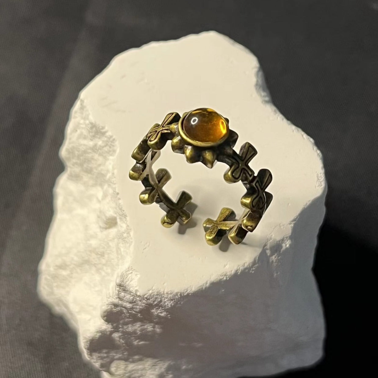 Men's Vintage Black Gold Amber Dragon Gilding Cross Apollo Ring