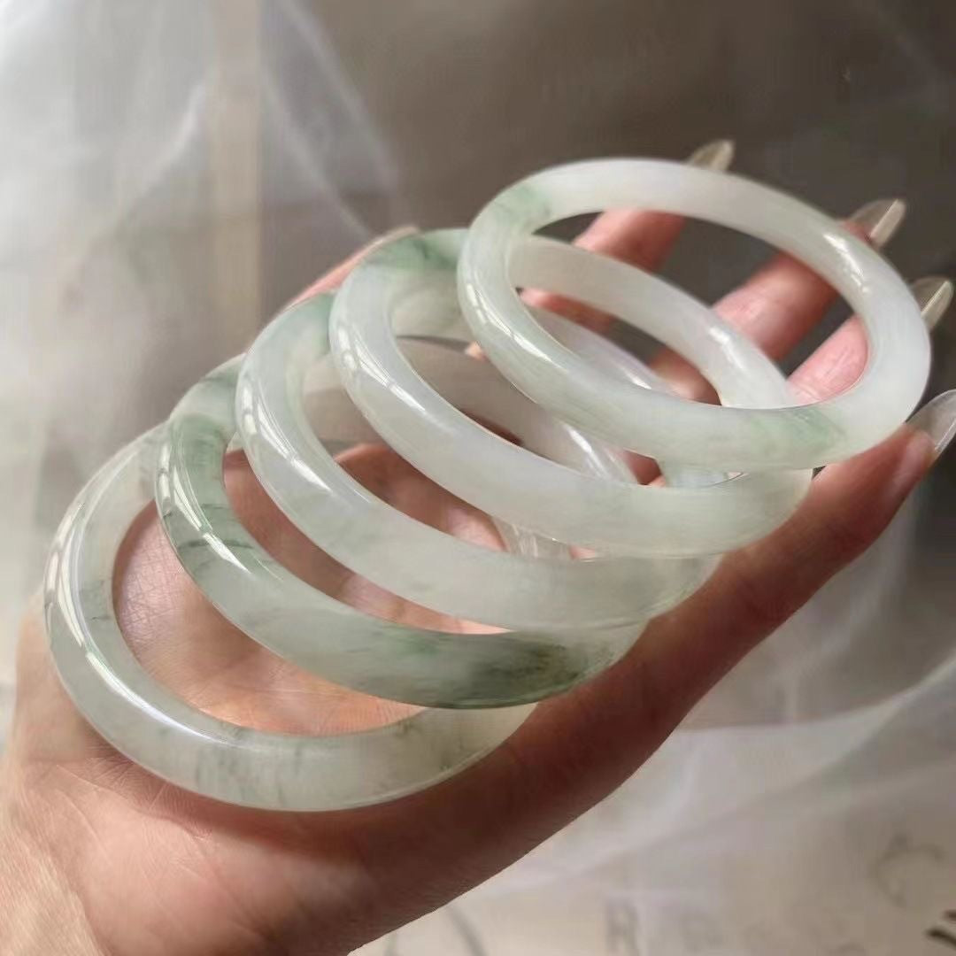 White Moonlight Opal Elegant Ice Transparent Lychee Jelly Cat's Eye Bracelet