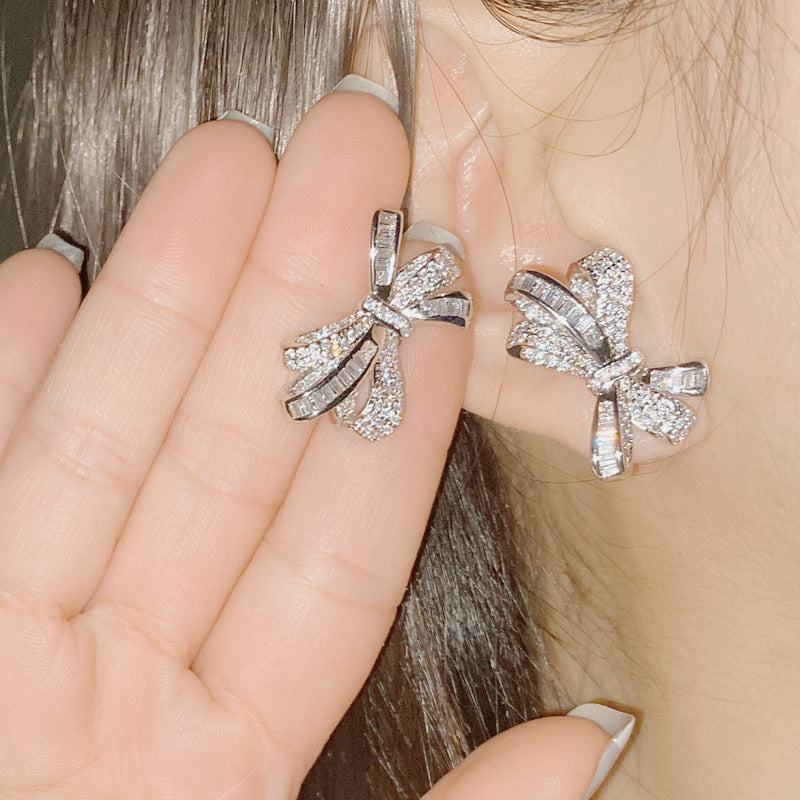 Artificial Female Plated Bow Temperament Entry Lux Pendants