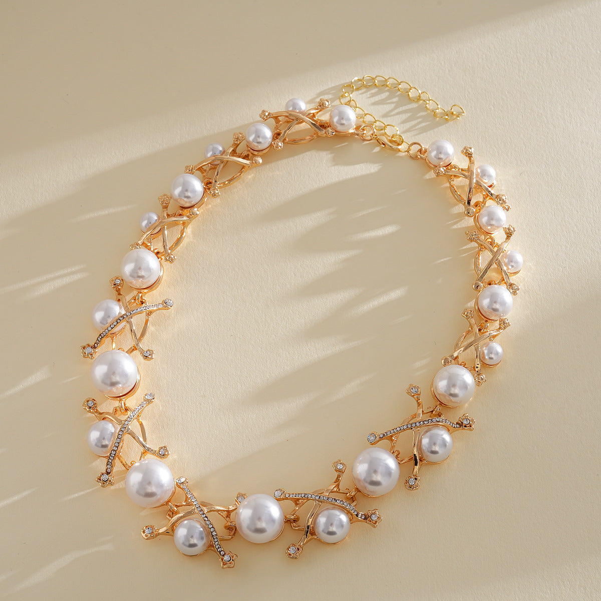 Women's Round Pearl Light Luxury Minority Vintage Clavicle Chain Jewelry Set
