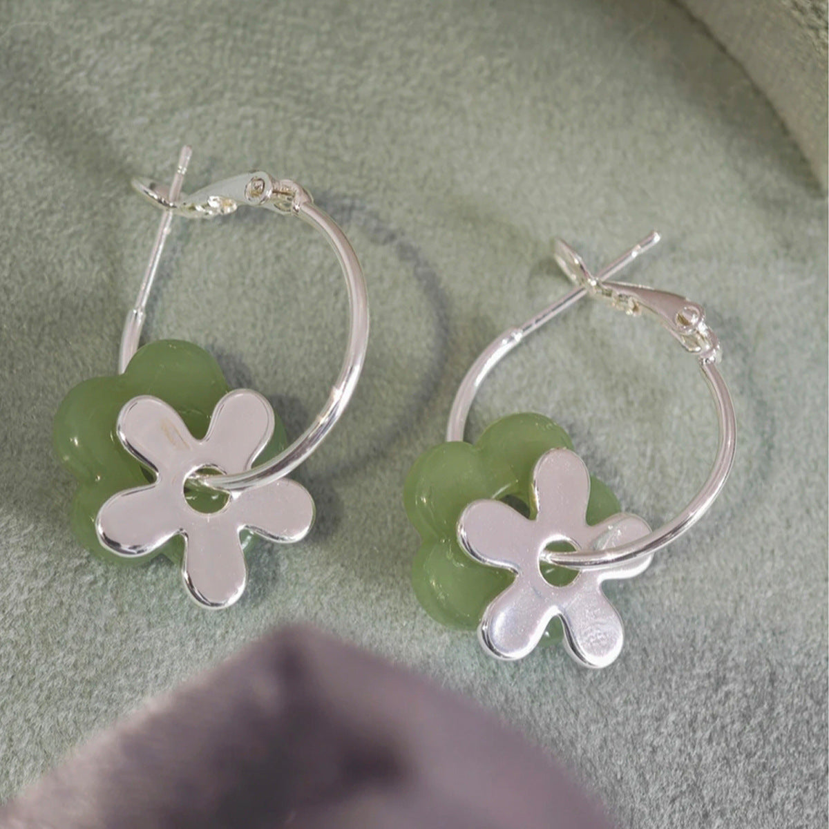 Fresh Dopamine Contrast Color Flower Ear Sweet Style Cute Heart Rings