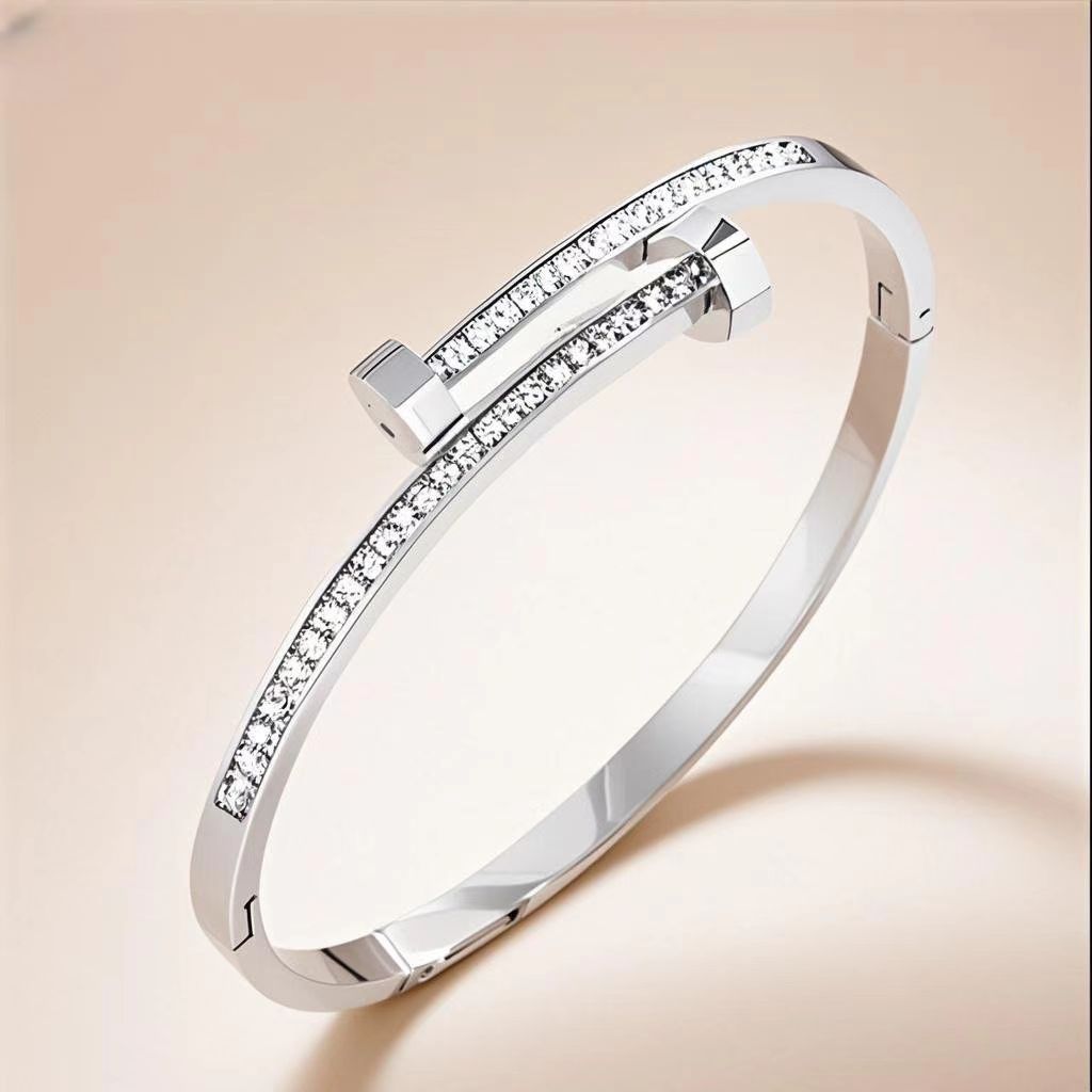 Innovative Stainless Steel Titanium Fashion Gold-plated Bracelets