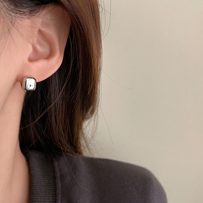 Women's Sier Geometric Square Clip High-grade Metal Cold Style Temperament Simple Ear Buckle