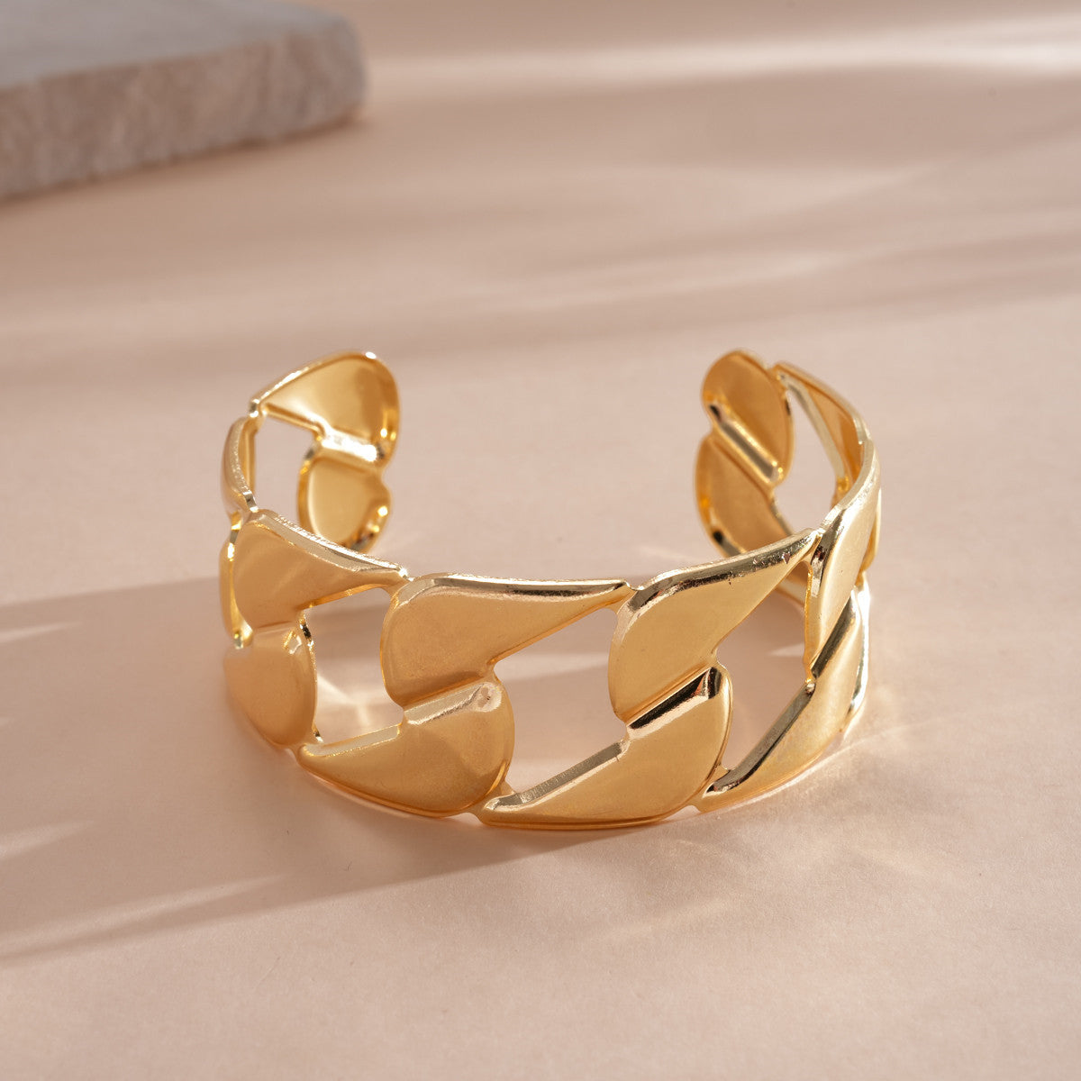 Women's Metal Pleated Flowers Openings Suit Niche Exaggerated Light Luxury Bracelet