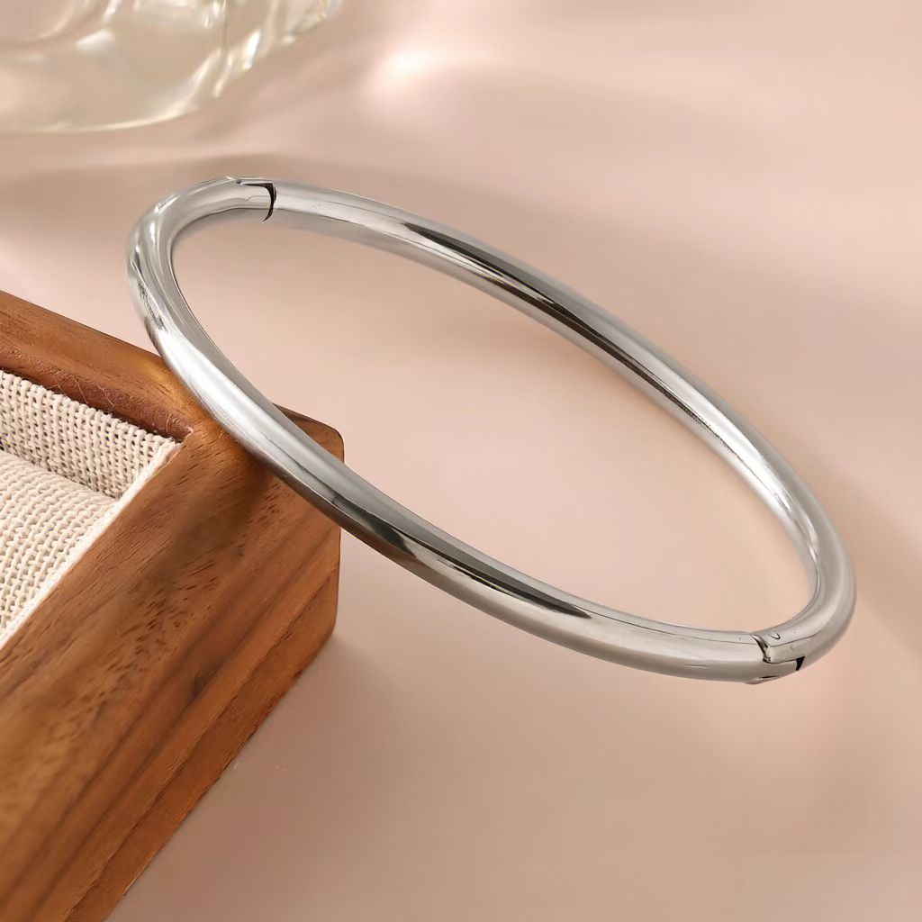 Fashion Style Glossy Simple Titanium Steel Buckle Female Everyday Joker Bracelet