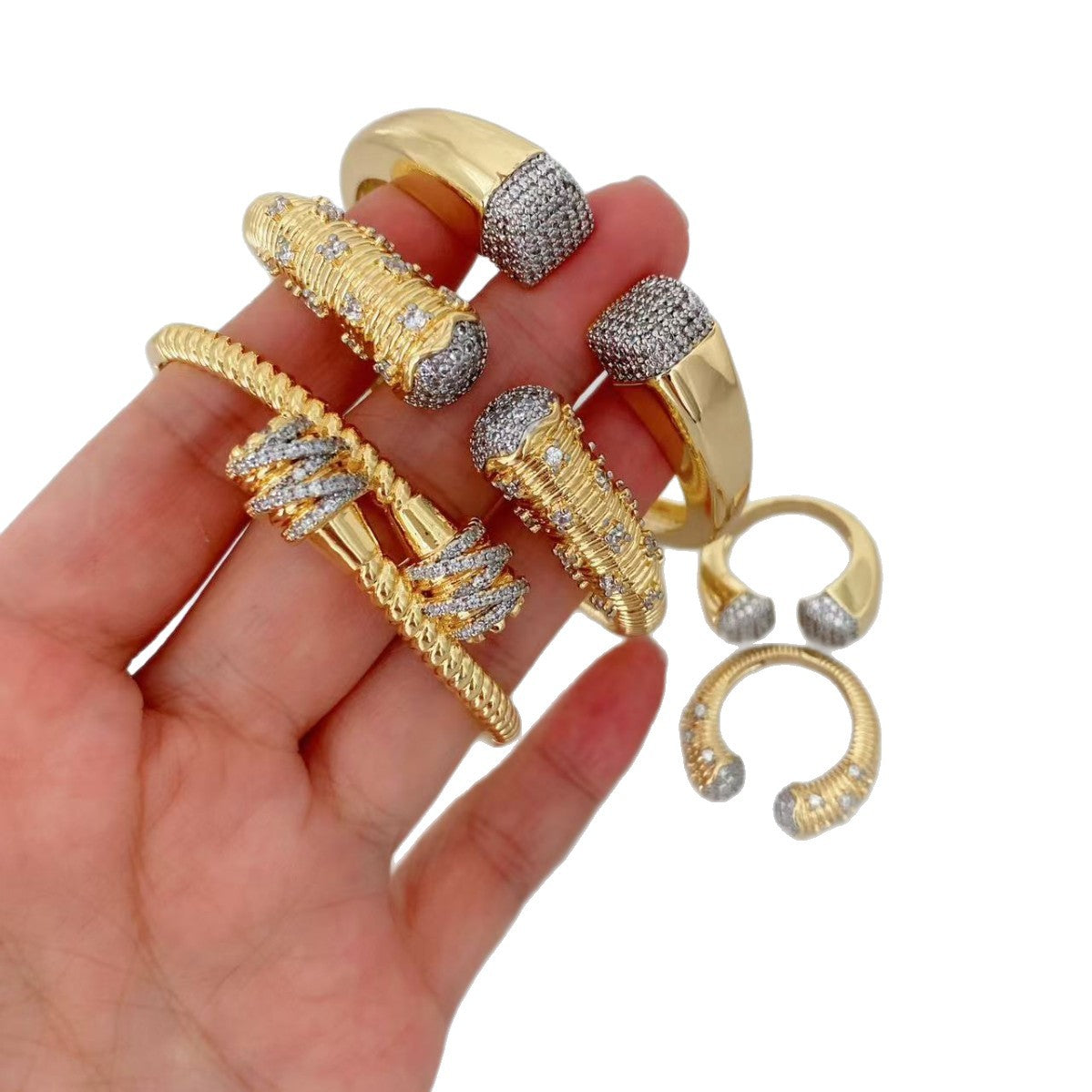 Light Luxury Twisted Inlaid Zircon Open Ring