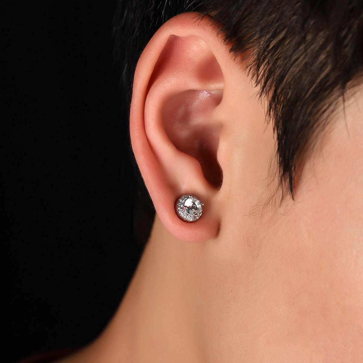 Men's Magnetic Zircon Earless High-grade Sense Personality Ear Clip