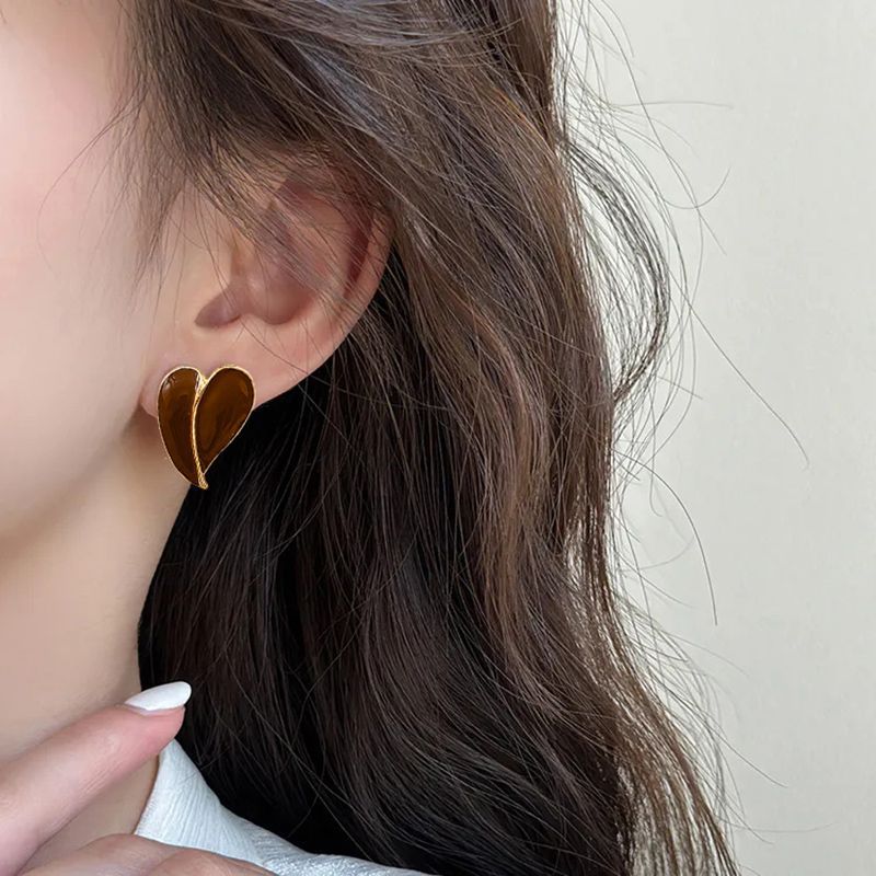 Boucles d'oreilles élégantes rétro en forme de cœur d'amour pour femmes