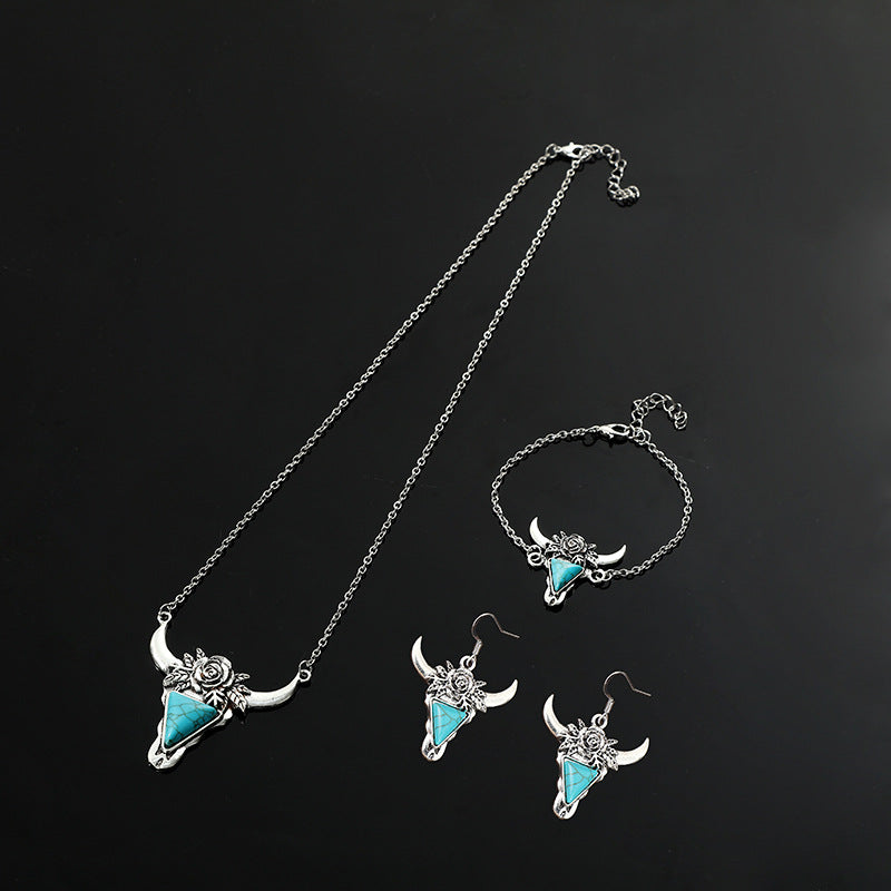 Western Retro Style Ox Head Turquoise Distressed Necklace